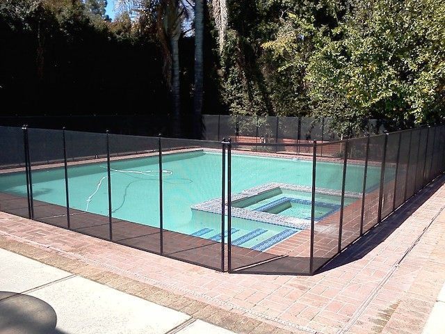 Baby-Barrier-Pool-Safety-Fence-7